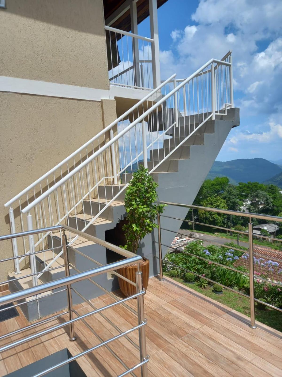 Apartamentos Temporada Vista Do Vale Грамаду Экстерьер фото